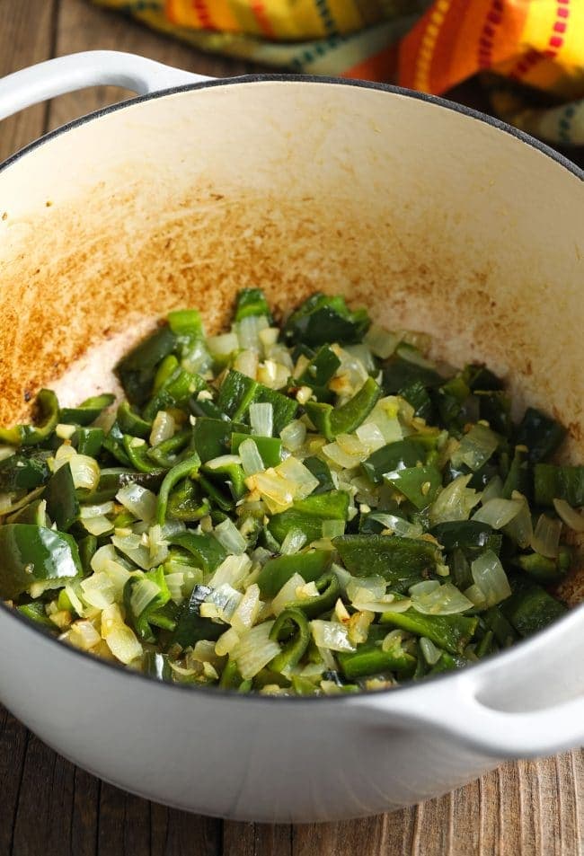 How to Make Paleo Chicken Chile Verde Recipe #ASpicyPerspective #whole30 #paleo #lowcarb
